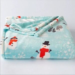 NWT: oversized snowman throw blanket